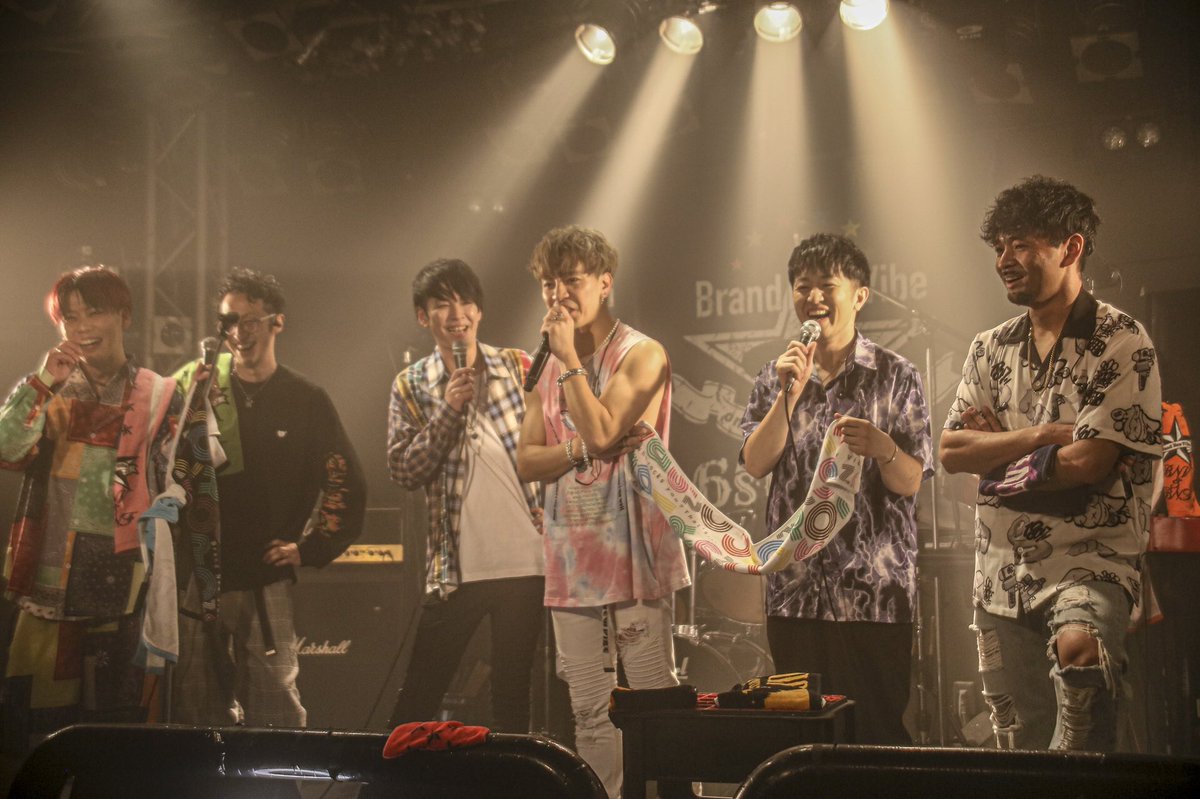 Ryo__mcd's tweet photo. 改めて昨日はありがとうございました✨
今回の衣装で初のPCTOKYOさんの服を着させていただきました☺️
いつも写真で見てカッコいいと思ってたけど実物は更にカッコよかったです🤩
そんなかっちょいい衣装での昨日のライブは22日の21時までアーカイブで観れますのでまだ観てない方は是非観てくださいね☺️ https://t.co/EOcDGcB4Xa