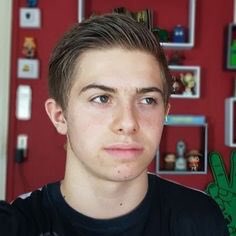 JeboispasdEau's tweet photo. Personne:

Michou
#michou #YouTube #Ptdrrrrr https://t.co/8JAUTjboMu