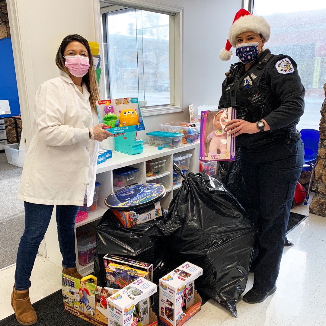 ThePlaceChicago's tweet photo. A special thanks to the 16th District Chicago Police Department for their holiday generosity. 🎁  They stopped by our Portage Park location to drop off toys and big smiles for the kids! 😊

Happy holidays and thanks for all you do for our community!

#PortagePark #Chicago https://t.co/hmnwmIi00y