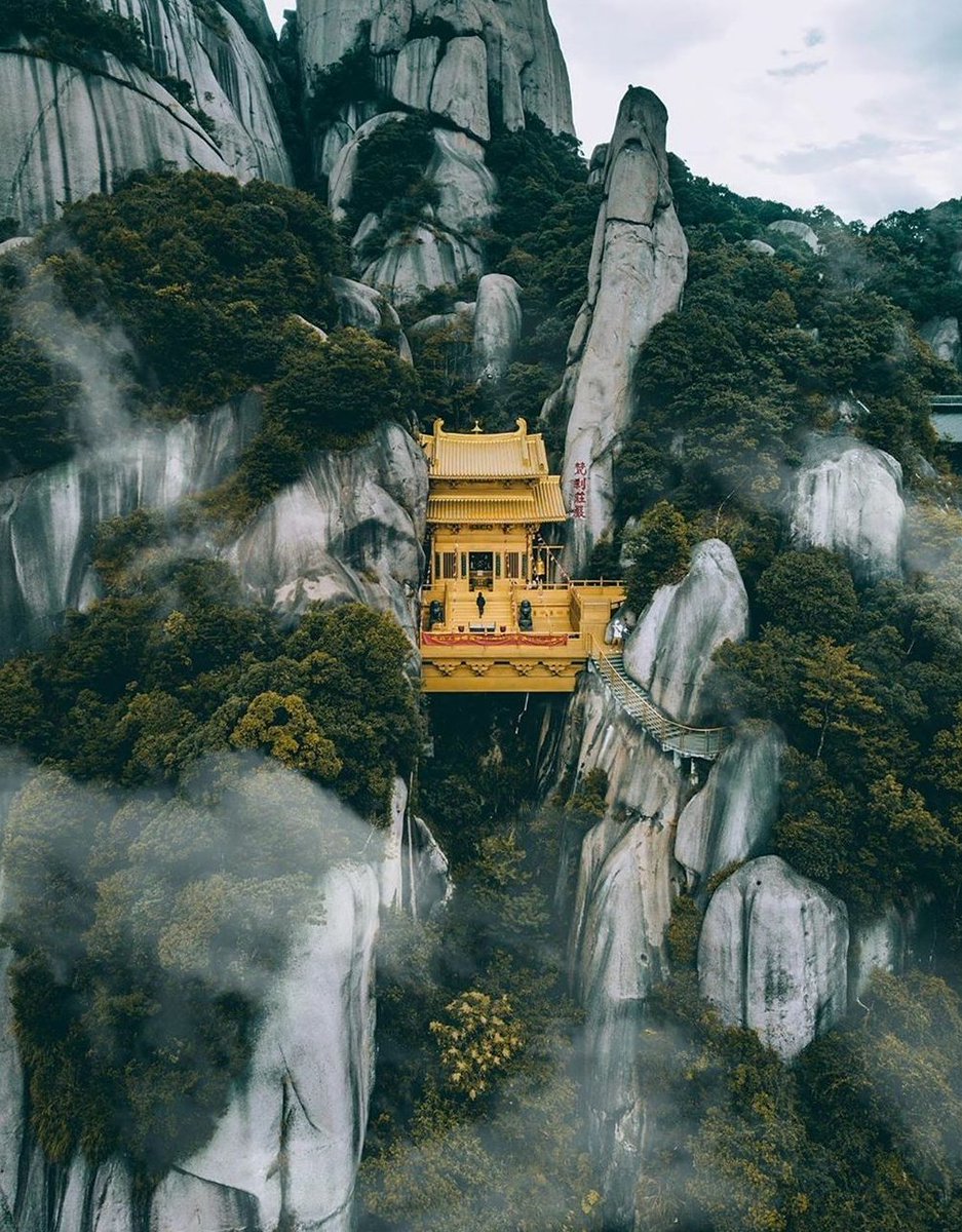 MundoDatosYT's tweet photo. 5. Montaña Tiamu, #China https://t.co/wY21hklEG8