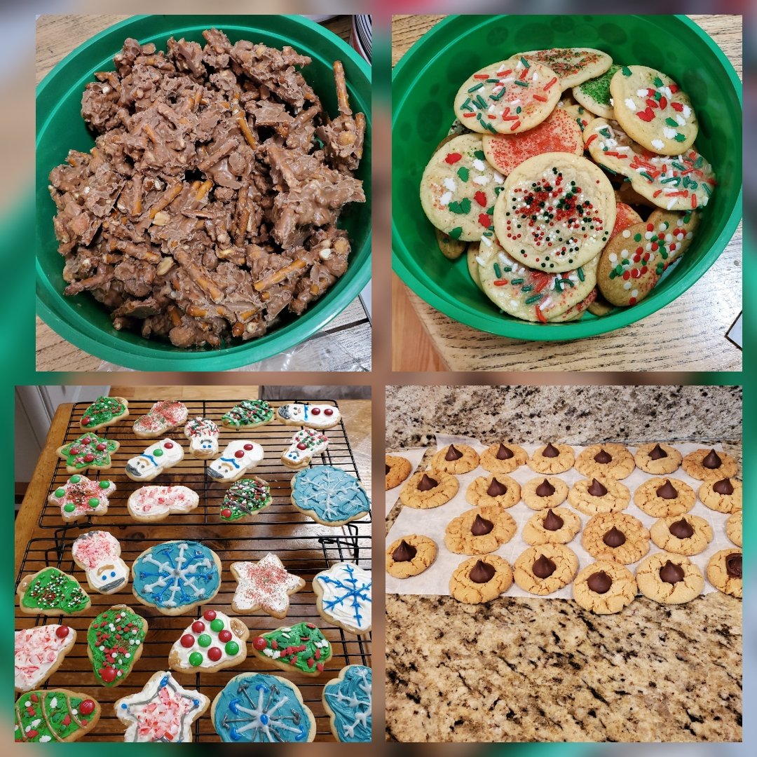 Deborah_L_Hayes's tweet photo. A very productive day in Santa's kitchen. 🎄🎅🍪 #Christmascookies #bakingvibes #carbsfordays https://t.co/ht6oKOJKLc