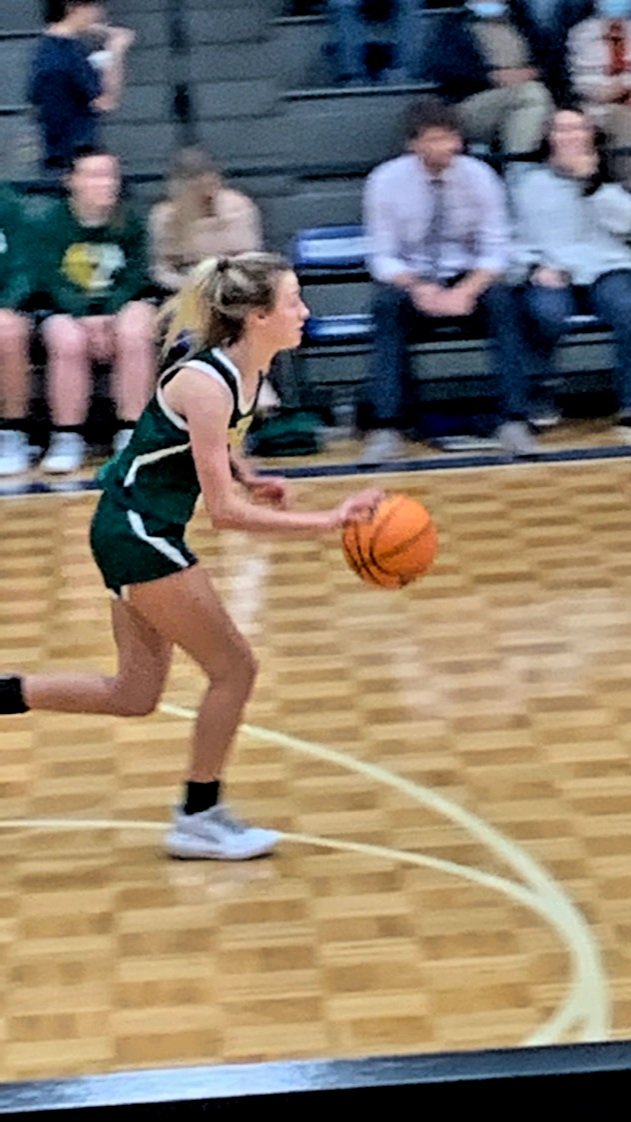 MbaBobcats's tweet photo. S/O to Bobcats 2022 Prospect Makenzie Hankins 5"9 G/F Central Hinds Academy with the big night today Hankins 22 pts 6 rebs 3 steals in a loosing effort versus Brookhaven Aca! @MichaelHolbert5 @CharlesFeltonJ1 @ConnorMcNelis @patoshajeffery @UNO_CoachCarter @Coach_J_Ashley https://t.co/4aztYyy3c9