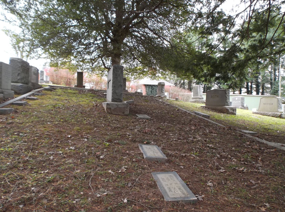 NecroTourist's tweet photo. #NecroTourism- #CemeterySaturdayNight- The Beth Ha-Telphila Cemetery located inside the Riverside Cemetery in Asheville, North Carolina (Buncombe Co.)
(1/2)
(TNT Images (c) 2020, Photos: Ken Naegele)
#CemeterySaturday,#cemeteries,#NecroTourist,#Ashevillenc https://t.co/E5nYudhq3c