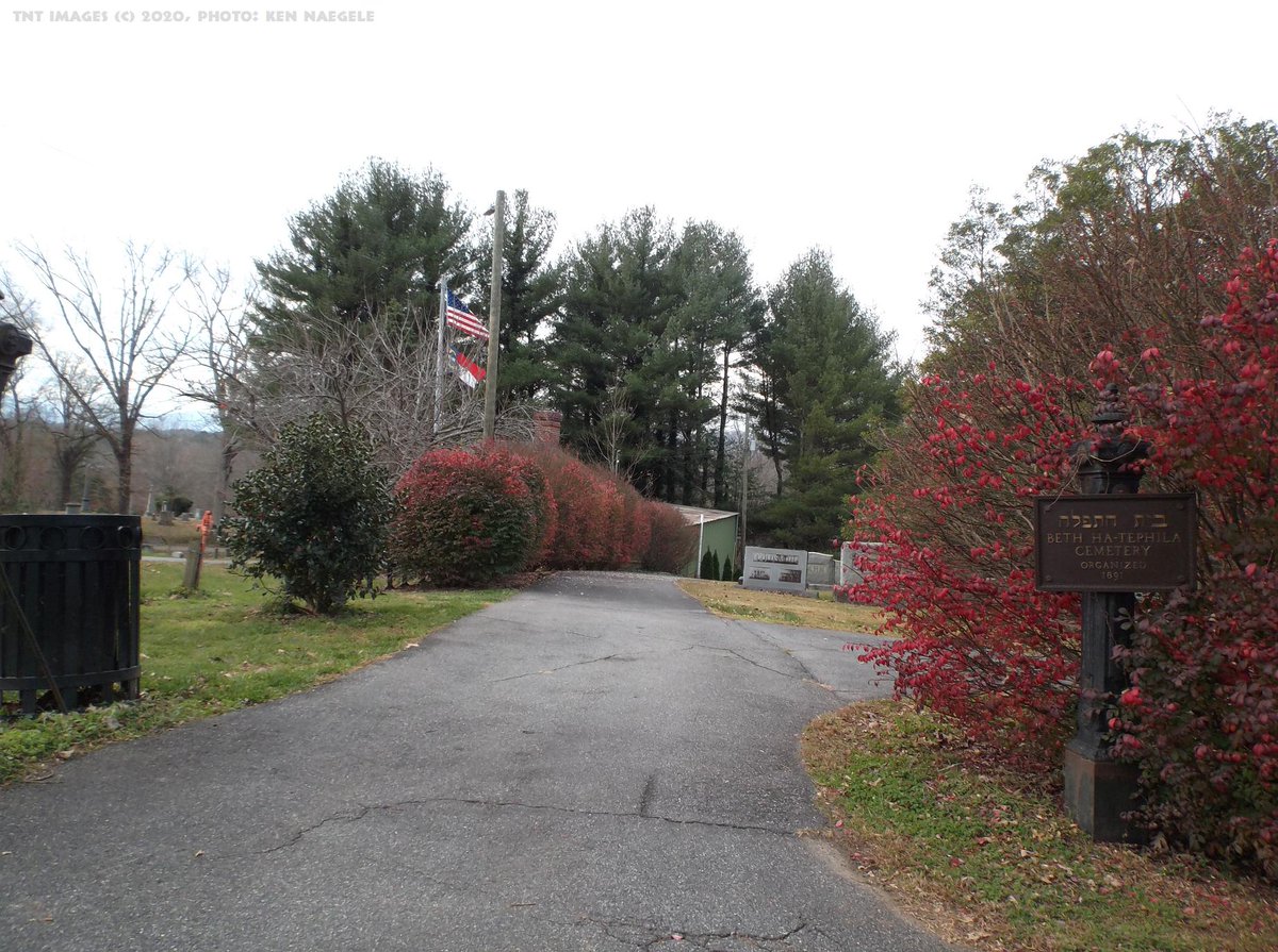 NecroTourist's tweet photo. #NecroTourism- #CemeterySaturdayNight- The Beth Ha-Telphila Cemetery located inside the Riverside Cemetery in Asheville, North Carolina (Buncombe Co.)
(1/2)
(TNT Images (c) 2020, Photos: Ken Naegele)
#CemeterySaturday,#cemeteries,#NecroTourist,#Ashevillenc https://t.co/E5nYudhq3c