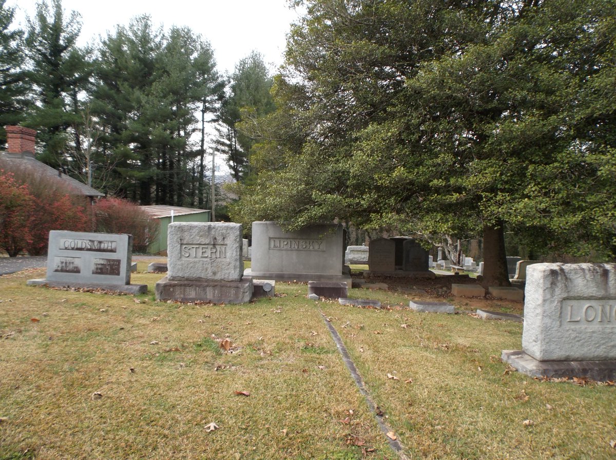 NecroTourist's tweet photo. #NecroTourism- #CemeterySaturdayNight- The Beth Ha-Telphila Cemetery located inside the Riverside Cemetery in Asheville, North Carolina (Buncombe Co.)
(1/2)
(TNT Images (c) 2020, Photos: Ken Naegele)
#CemeterySaturday,#cemeteries,#NecroTourist,#Ashevillenc https://t.co/E5nYudhq3c