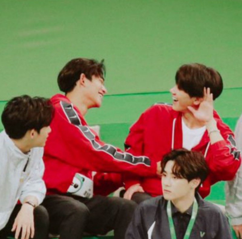 Luten2010's tweet photo. — a very needed thread of lucas and ten hugs/clinging ♡
#LUTEN https://t.co/zGtEJXLfxv