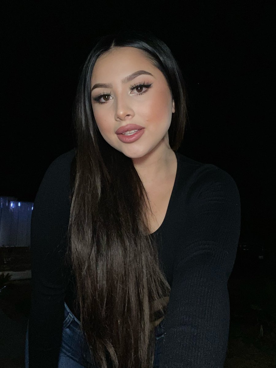 AceretoAlexa's tweet photo. 🖤 https://t.co/C5ZERlUtUZ