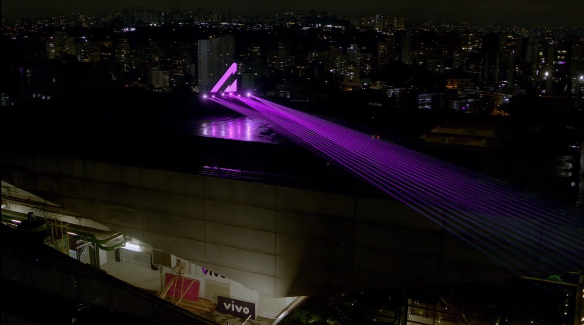 jaciqf's tweet photo. ALOK LIBERANDO O LASER EM SÃO PAULO NO EDIFICIO DA VIVO #AliveAlok #Alok @alokoficial #AlokTeamFans #Vivo #AlokVivo #3coracoes #aloknomultishow https://t.co/1IaBkClXbw