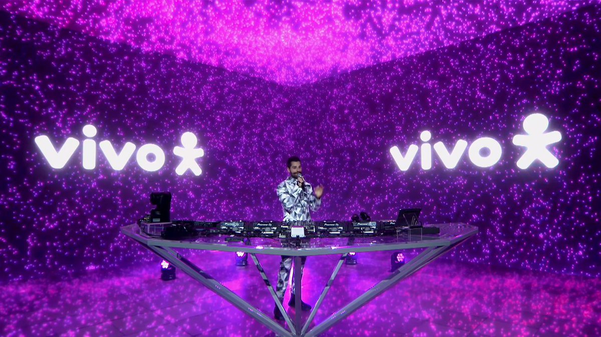 jaciqf's tweet photo. ALOK LIBERANDO O LASER EM SÃO PAULO NO EDIFICIO DA VIVO #AliveAlok #Alok @alokoficial #AlokTeamFans #Vivo #AlokVivo #3coracoes #aloknomultishow https://t.co/1IaBkClXbw