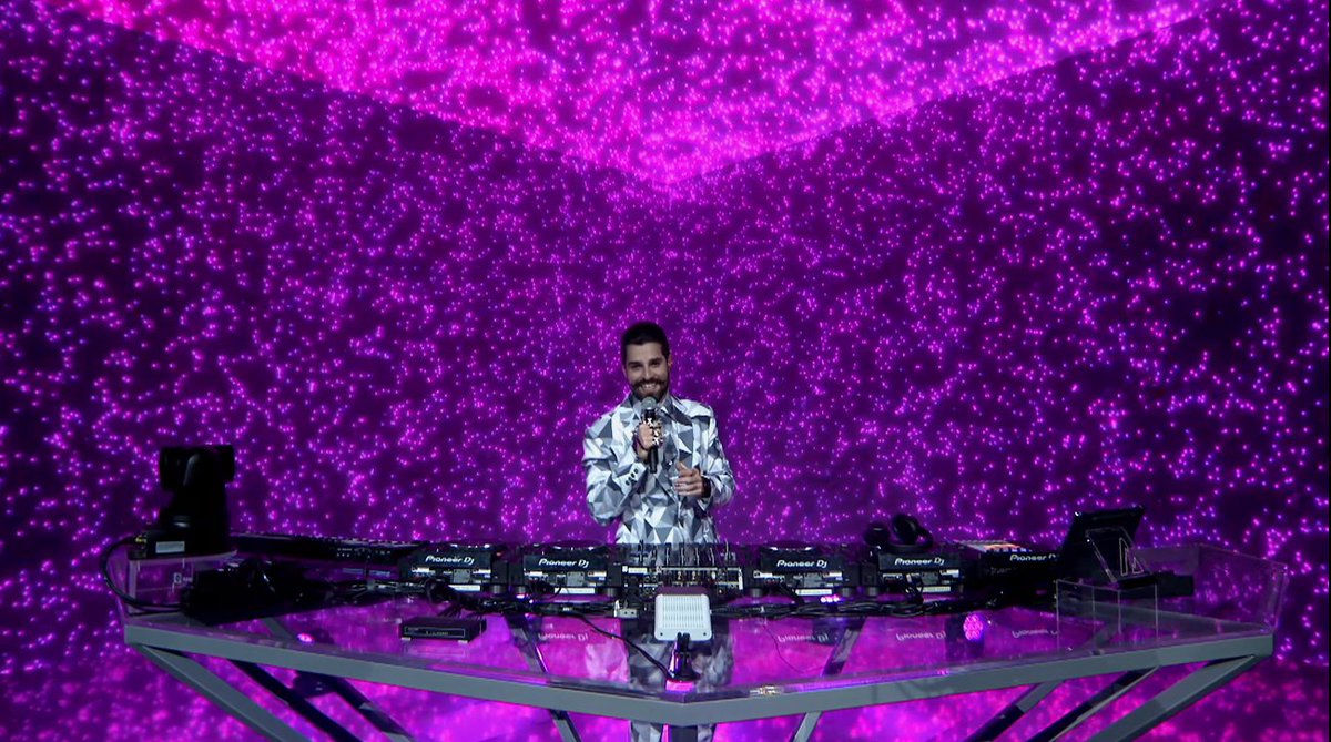 jaciqf's tweet photo. LITERALMENTE ALIVE COM O MELHOR DJ DO UNIVERSO!!! TA SENTINDO A ENERGIA ? #AliveAlok #Alok @alokoficial #AlokTeamFans #Vivo #AlokVivo #3coracoes #aloknomultishow https://t.co/YXLB3xIepf