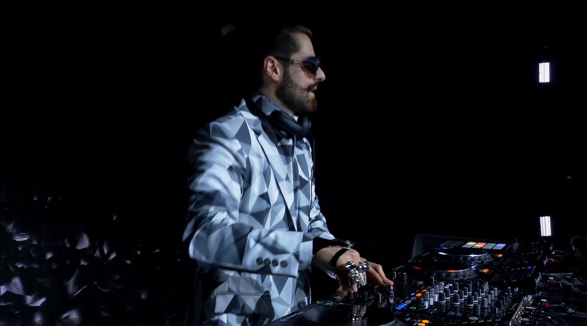 jaciqf's tweet photo. LITERALMENTE ALIVE COM O MELHOR DJ DO UNIVERSO!!! TA SENTINDO A ENERGIA ? #AliveAlok #Alok @alokoficial #AlokTeamFans #Vivo #AlokVivo #3coracoes #aloknomultishow https://t.co/MPQDQeOedC