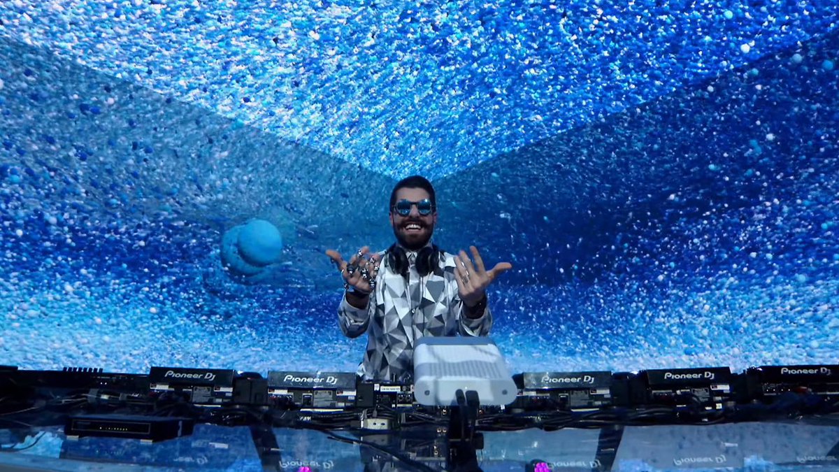 jaciqf's tweet photo. LITERALMENTE ALIVE COM O MELHOR DJ DO UNIVERSO!!! TA SENTINDO A ENERGIA ? #AliveAlok #Alok @alokoficial #AlokTeamFans #Vivo #AlokVivo #3coracoes #aloknomultishow https://t.co/MPQDQeOedC