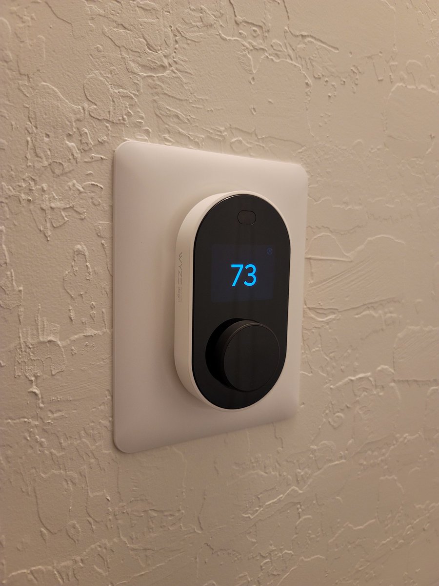 alec_haws's tweet photo. @WyzeCam a surprise showed up in the mail today! Loving it so far, and as a bonus it took less than 15 minutes to get it up and running!!! https://t.co/fWDUj4Lhql