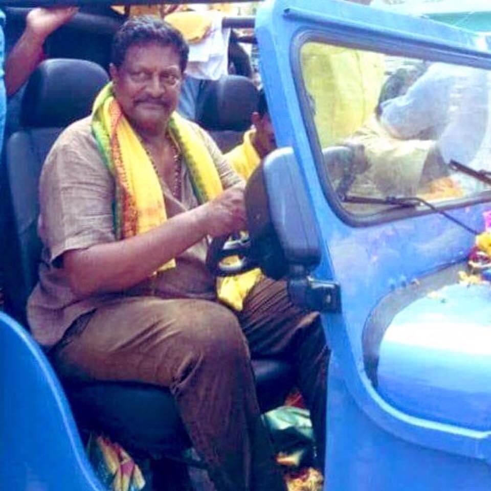 25vyshali's tweet photo. నాయకుడిగా...సీటు రాకపోయిన...ఒక సామాన్యకార్యకర్తలా... తెలుగుదేశం పార్టీ కోసం నిరంతరం కృషి చేసిన ప్రజా నాయకుడు 
 శ్రీ రావి వెంకటేశ్వర రావు గారికి జన్మదిన శుభాకాంక్షలు💐💐@RVR_TDP 

#HBDRaaviVenkateswaraRao https://t.co/ggqq716RHK