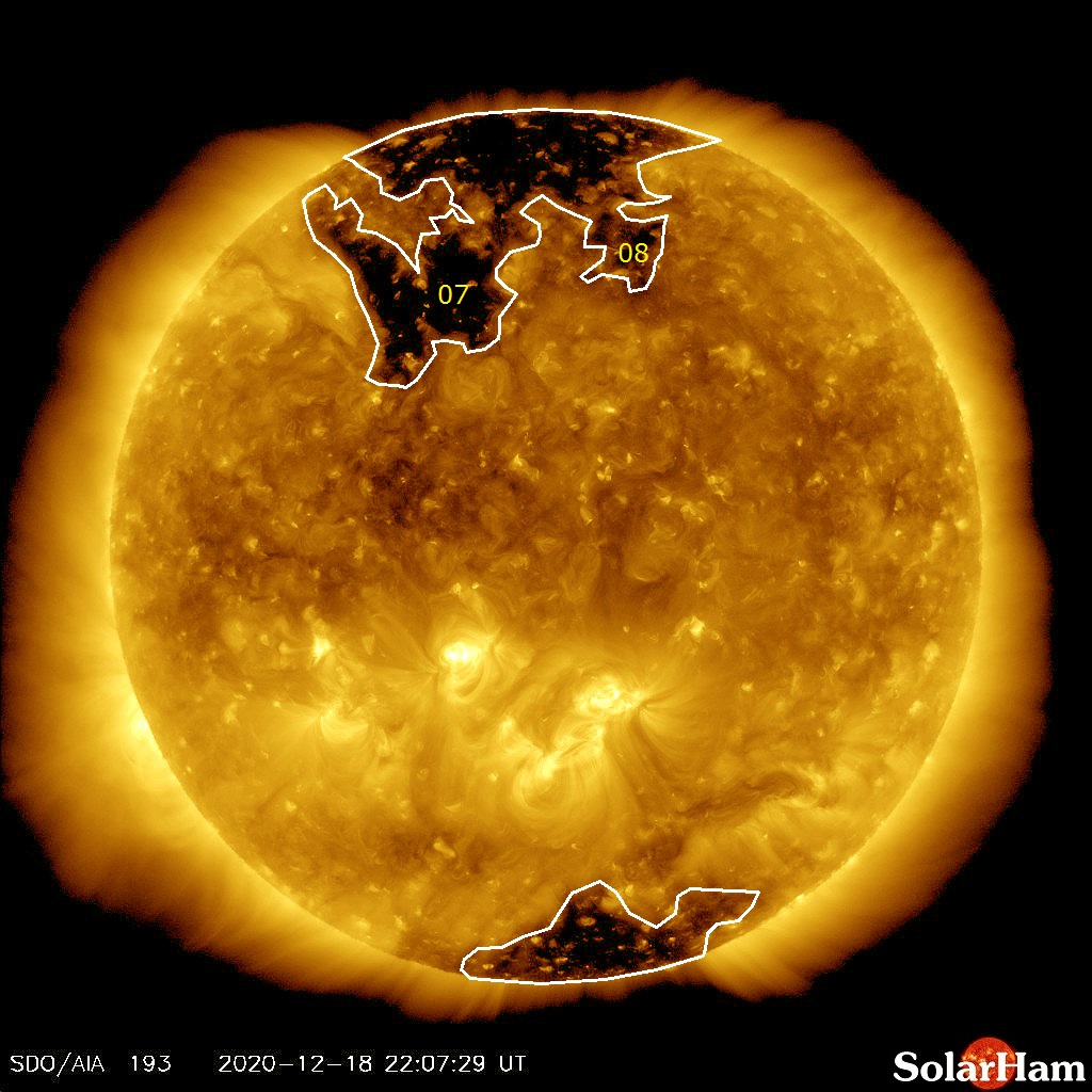 Centinela_35's tweet photo. #ActividadSolar 🌞
Dos agujeros coronales (#07 y #08) estarán parcialmente orientados hacia la Tierra durante los próximos días. Una corriente de viento solar de alta velocidad podría llegar a la Tierra el 21 y 22 de diciembre y provocar actividad geomagnética (Kp4).
#SolarHam https://t.co/oge0PItmhs