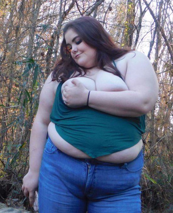 Wanna join me outside? Warm me up? https://t.co/OdJZQed1Km