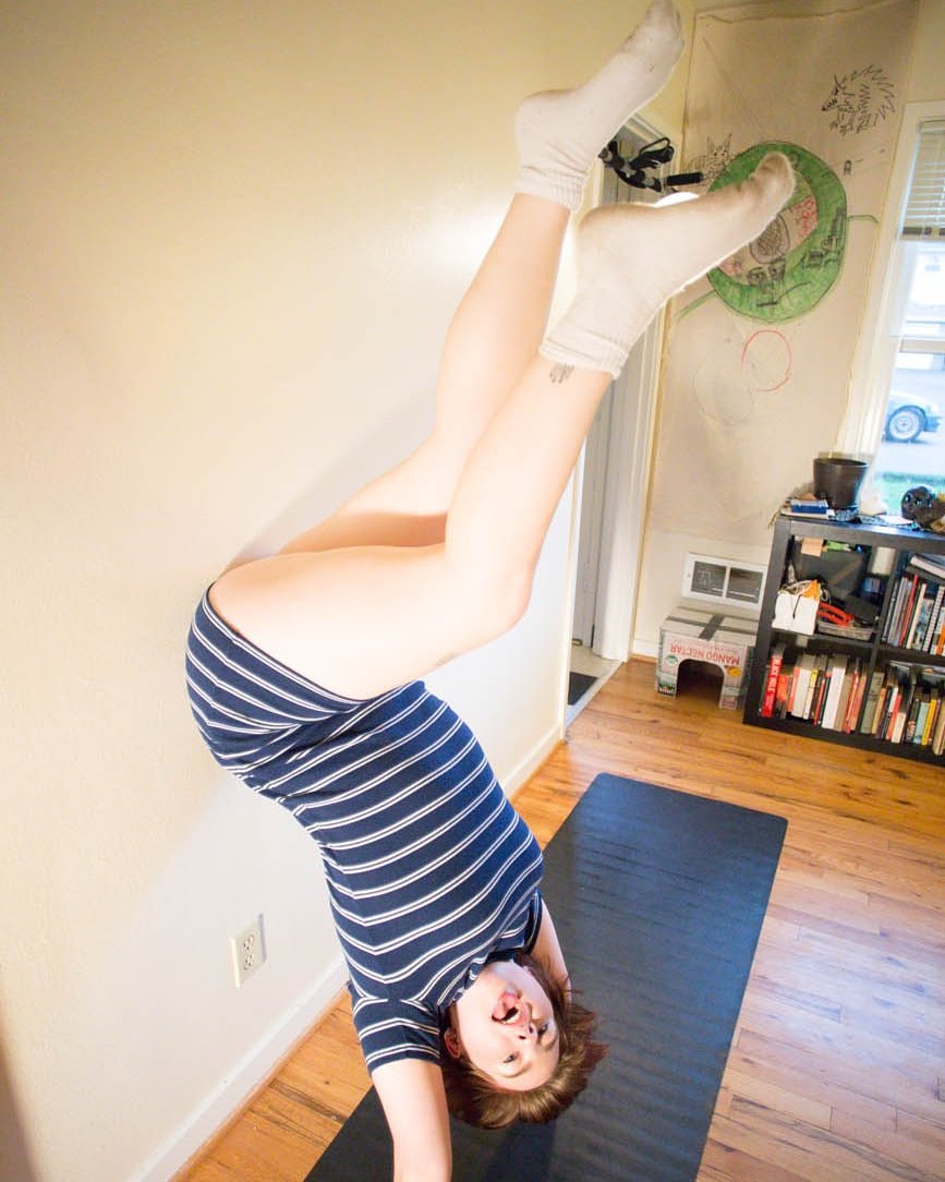 Prettylittletr5's tweet photo. The aroma of sweaty yoga socks is amazing ❤ this one is for you sock boys 

#dirtysocks #smellysocks #sockgirl #femdom #footgirl https://t.co/R0DQJIG6Pd