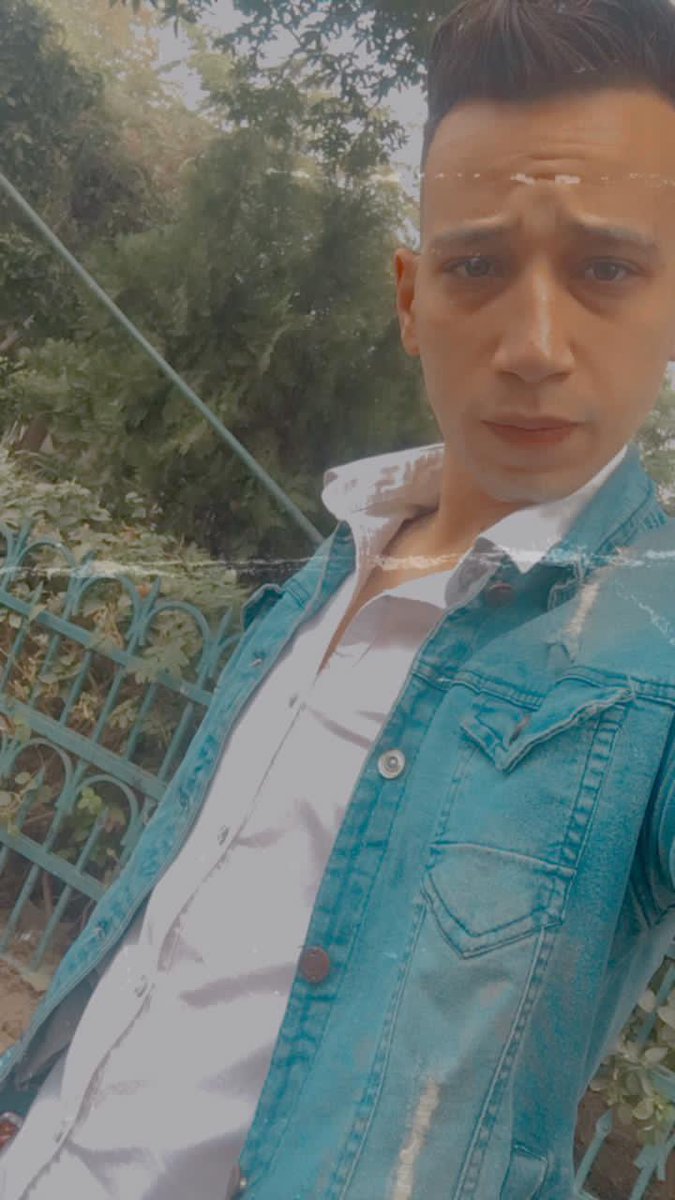 meemo____'s tweet photo. شوفتك نسيت انا كنت مين قبل انهاردا بيوم .. قلبي الي كان مقفول ع الجرح القديم ايااه .. نظرت عنيكي كسرت كل البيبان جواه 💛💛 https://t.co/sJA9MY1uRa