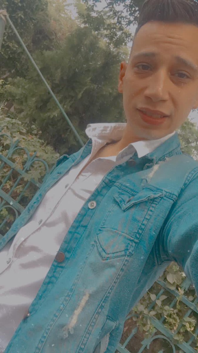 meemo____'s tweet photo. شوفتك نسيت انا كنت مين قبل انهاردا بيوم .. قلبي الي كان مقفول ع الجرح القديم ايااه .. نظرت عنيكي كسرت كل البيبان جواه 💛💛 https://t.co/sJA9MY1uRa