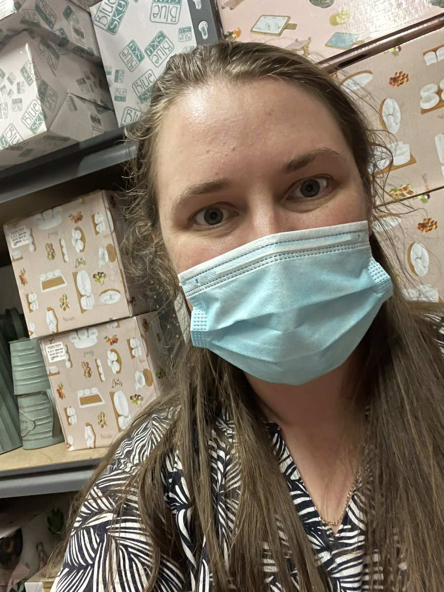 jamieschatz1's tweet photo. @FionaPWME @GladysB Leading my example at work 👌🏼 #MaskUp #BossLyf https://t.co/m9GCRnUyWD