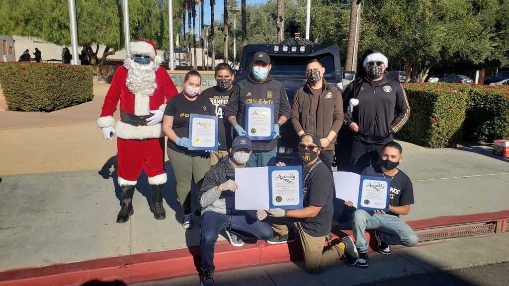 LAFCLAO's tweet photo. A huge thank you again to @lafccuervos @ExpoOriginals @lafc_tsg &amp; everyone else who showed up &amp; showed out!!! The love was felt!! Muchísimas gracias por el gran apoyo!! Nada es posible sin ustedes!!! 🎁🖤💛🎄
#ShoulderToShoulder 
#The3252
#SomosDelBarrioAngelino 
#WhoAreWe 
#LAO https://t.co/YSEK4rw7MR