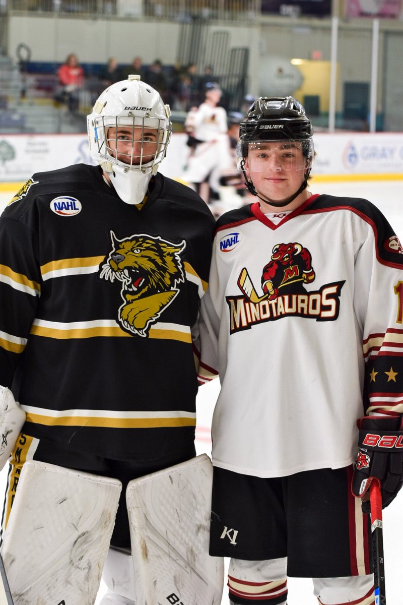 They’re only allowed to be nice until puck drop 😸 

Brother vs brother. Round two of the Battle of the Korpi’s.