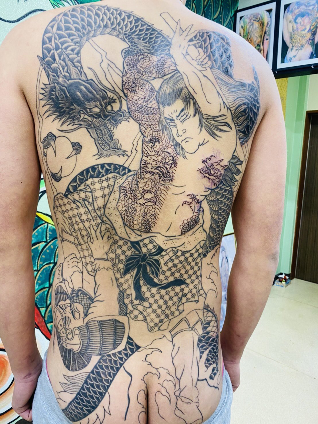 刺青 仙台 彫千代 女彫師 Pa Twitter 九紋龍史進の二重彫り 雪の中 遠いところからご来店頂きありがとうございました バッチリ仕上げるよー 仙台刺青 仙台和彫り Tattoo Tattooartist 女彫師 彫千代 刺青 仙台 彫千代 女彫師 Pa Twitter 九紋龍史進の二重彫り 雪の中 遠いところからご来店頂きありがとうございました バッチリ仕上げるよー 仙台刺青 仙台和彫り Tattoo Tattooartist 女彫師 彫千代