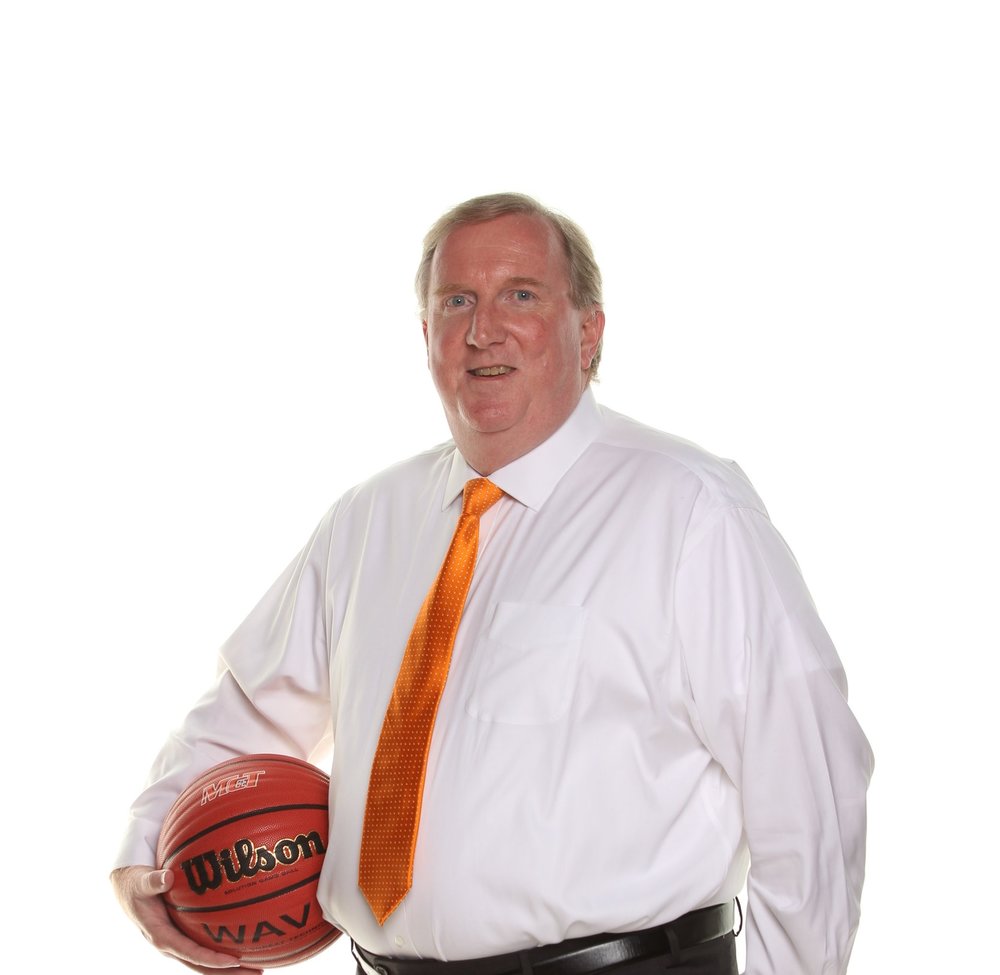 McTHoops's tweet photo. Our thoughts and prayers are with coach Mark Shelley and his family. Please pray for coach. https://t.co/JWMCv4zjoI