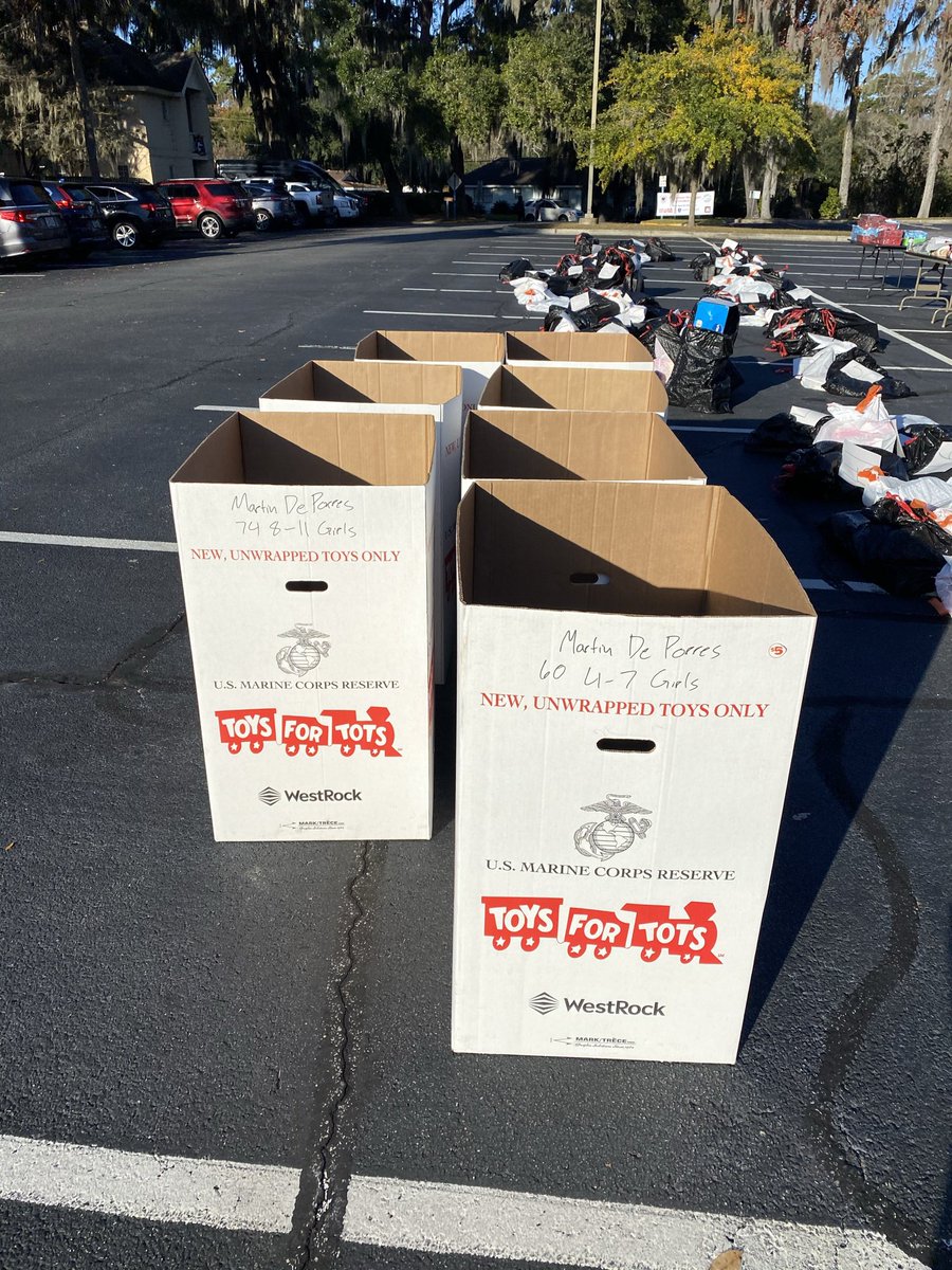 scrossdiosav's tweet photo. We covered the food and you drive at St. James Church this morning. More on this wonderful holiday event in Friday’s paper and online Thursday. https://t.co/U1yBCZ2Mvj