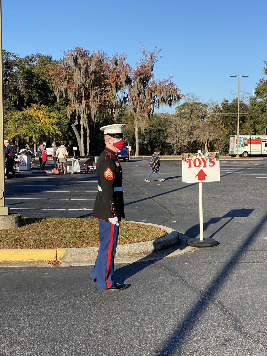scrossdiosav's tweet photo. We covered the food and you drive at St. James Church this morning. More on this wonderful holiday event in Friday’s paper and online Thursday. https://t.co/U1yBCZ2Mvj