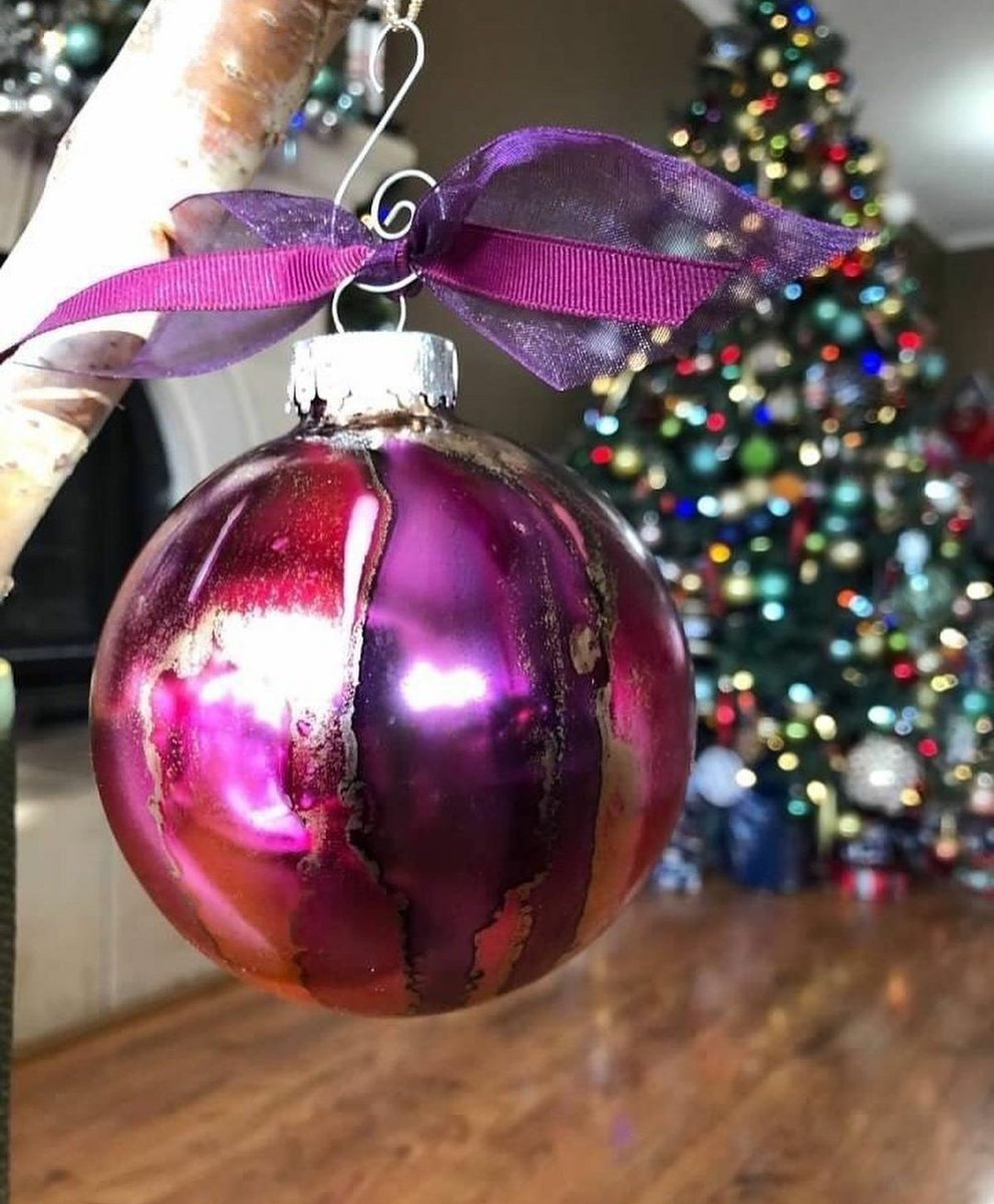 awomanadayyyc's tweet photo. but check out her page, and flip through her stories to find your perfect Christmas ornament ✨💕
#AWomanADay #Calgary #YYC #CalgaryArtist #YYCArtist #SupportLocalCalgary #SupportLocalYYC #ShopCalgary #ShopYYC #MadeInCalgary #MadeinYYC #handmadeInCalgary #handmadeinyyc https://t.co/VJFb2c7rp3