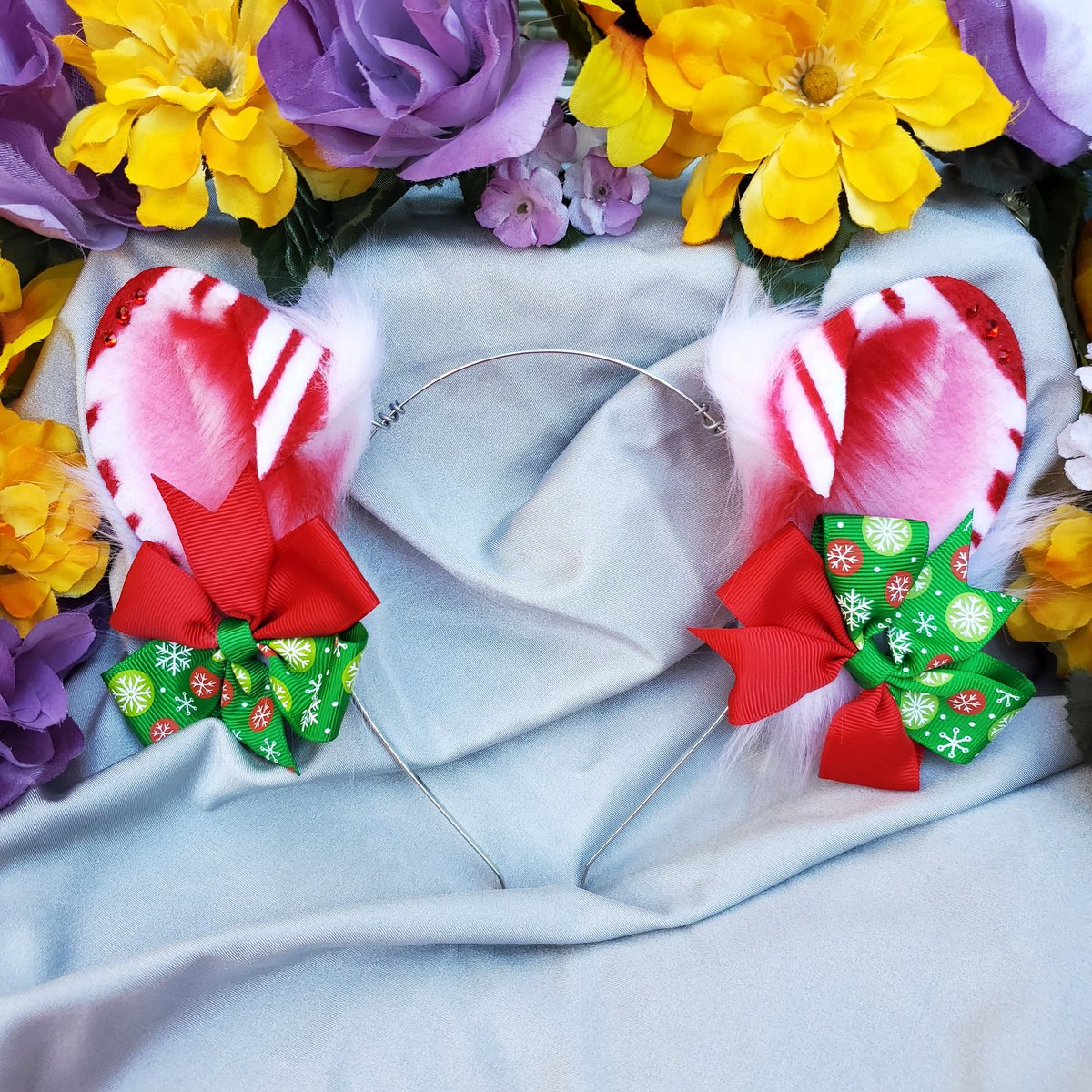SadKittyCeleste's tweet photo. Made some candy cane ears!!! 
Some are still available on my IG @ mimi.mitsune
For all you petplay and kemonomimi needs ❤ https://t.co/mvGoflPqUT