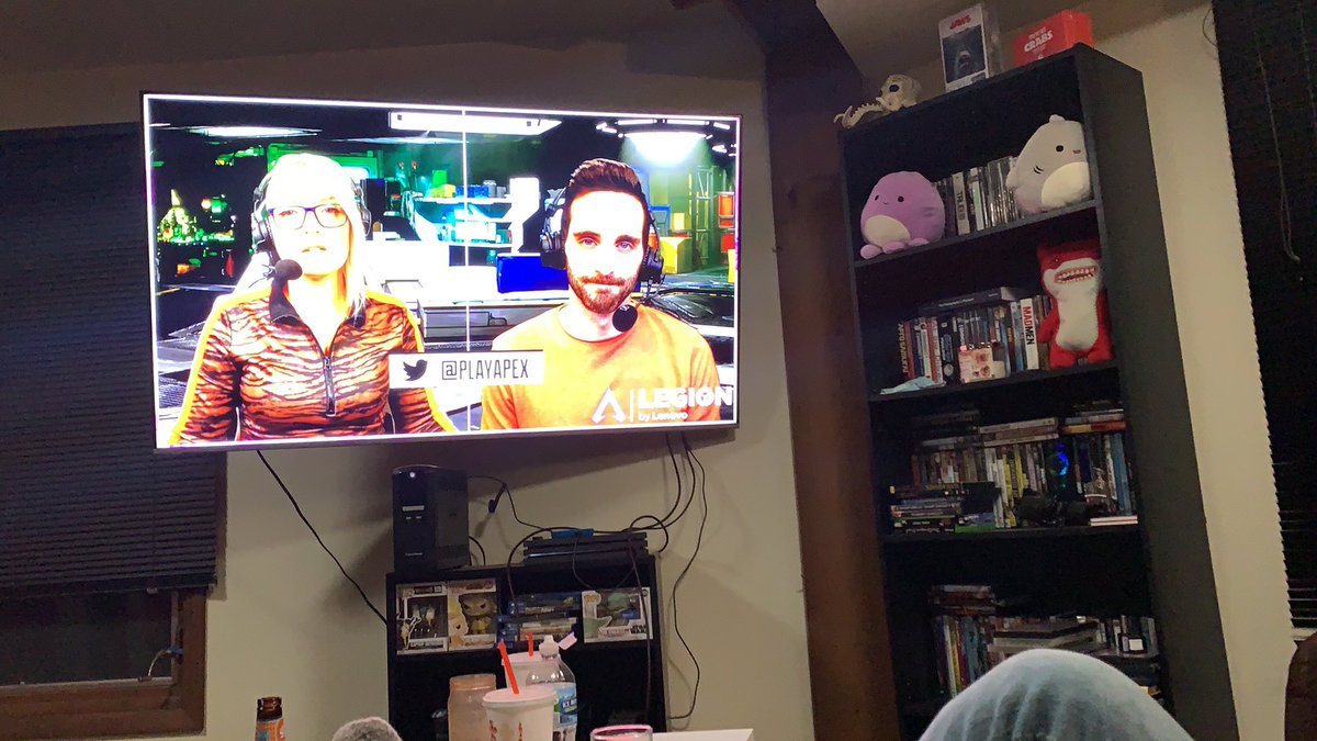 MadiTheShark's tweet photo. #AGLS This is how this family does sports #TeamRogue #TeamComplexity #AHouseDivided https://t.co/aXB2w1NQ1Q