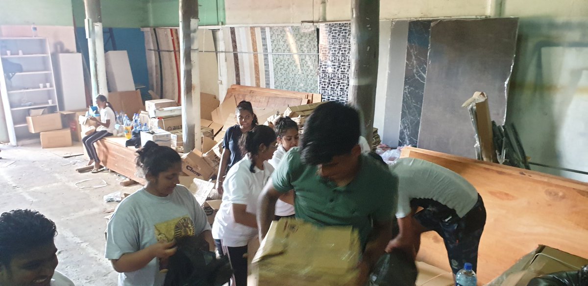 UNA_Fiji's tweet photo. Today we volunteered for the @VodafoneFJ Red Alert #TCYasa Immediate Relief at Nasinu Road, opposite Kres Tyre Centre and Skyglory.
Truly glad to be part of the volunteering team Rebuilding Lives. 
We also represented #SuvaDCOSS of the @FijiCouncil. #TogetherForever https://t.co/kKbdBNft8Y