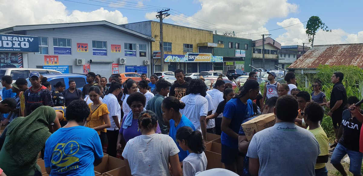 UNA_Fiji's tweet photo. Today we volunteered for the @VodafoneFJ Red Alert #TCYasa Immediate Relief at Nasinu Road, opposite Kres Tyre Centre and Skyglory.
Truly glad to be part of the volunteering team Rebuilding Lives. 
We also represented #SuvaDCOSS of the @FijiCouncil. #TogetherForever https://t.co/kKbdBNft8Y