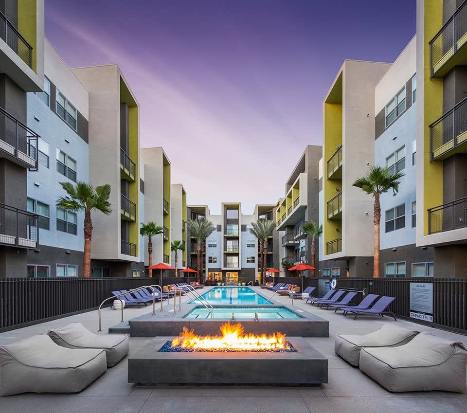 AlexanAspect's tweet photo. Up to 6 weeks free rent on select units at the Aspect Fullerton! Schedule your property tour today! https://t.co/vZzyDObtnF