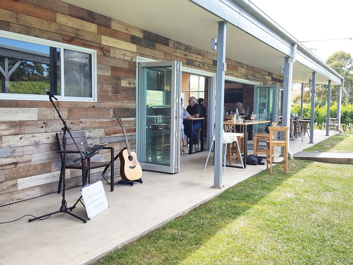 LeoOMusic's tweet photo. Back again at Four Winds Vineyard. It's a great day for it 💥🎶
.
.
.
#winerygigs #winery #fourwindsvineyard #livemusic #singersongwriter #murrumbateman #canberraregion #canberrawines #leomusic #acousticmusic https://t.co/L30ZZJUi0c