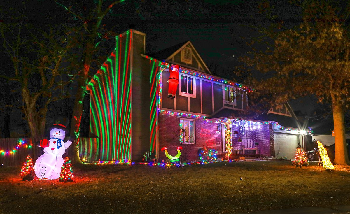 DerbyInformer's tweet photo. More Derby residents than ever created some unique holiday light displays. Check out over 40 of them here. https://t.co/aTgawYyZDo https://t.co/Z2kkx8tylr