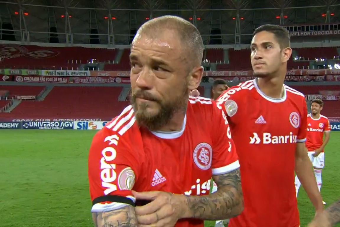 O_Bairrista's tweet photo. Capitão.

Pra sempre. https://t.co/GsIdttC34R