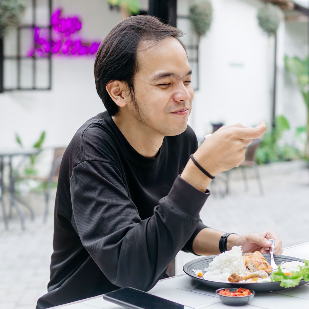 ketemukopi_id's tweet image. Bukan cuma kopi-kopian, di Ketemu Kopi juga ada makanan berat. Rasanya tetap enak dan bikin bahagia kok :)
.
.
.
.
.
.
#CoffeeShop
#Yoowink
#CoffeeRoastery
#BaristaIndonesia
#KopiLokal
#KopiKekinian
#Kedaikopi
#NongkrongJogja