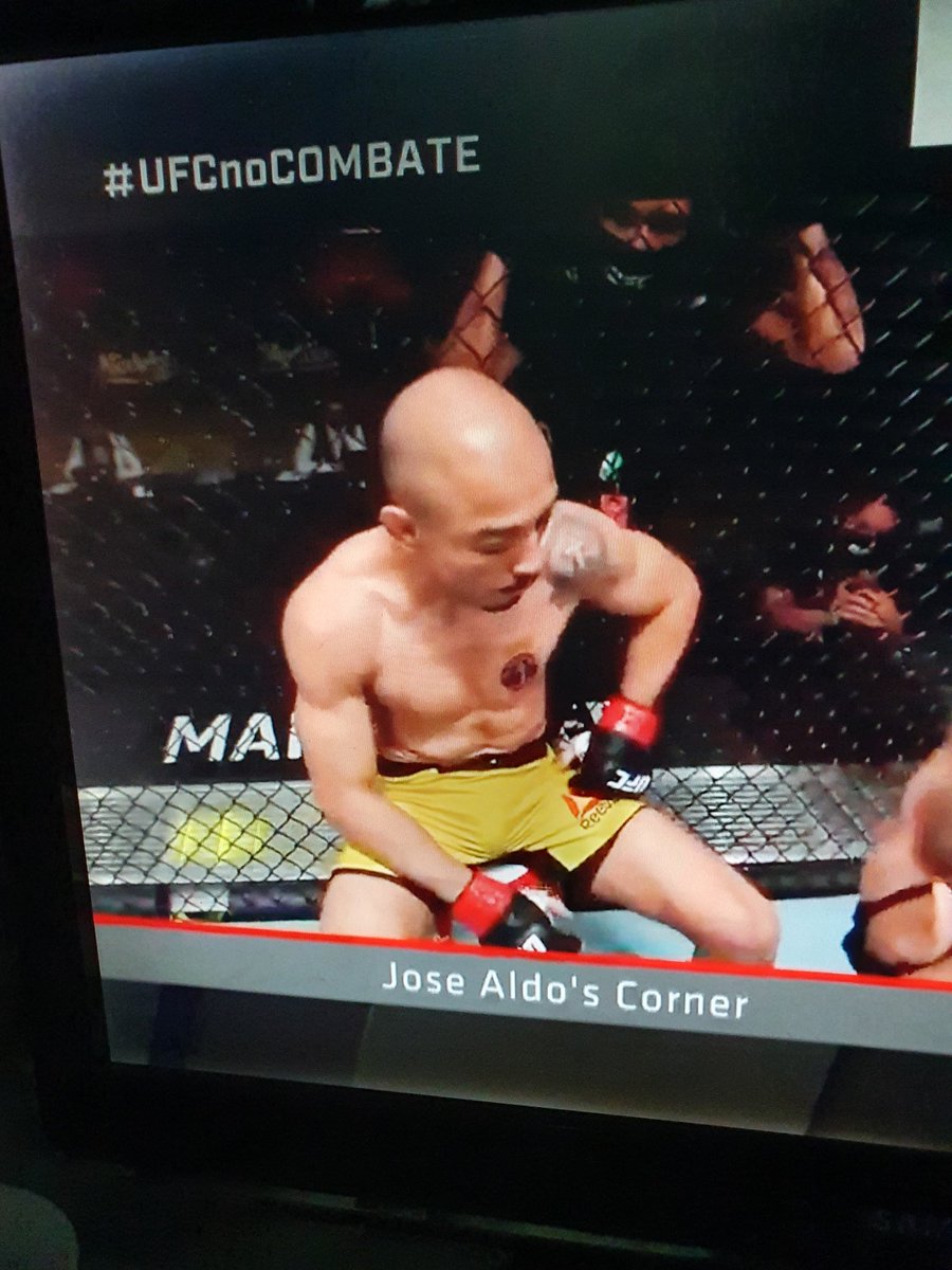 EdsonDaeva's tweet photo. É  bom ver o Aldo chutando novamente  e botando pressão 
#UFCnoCombate 
#UFC https://t.co/rbA7utXv3C
