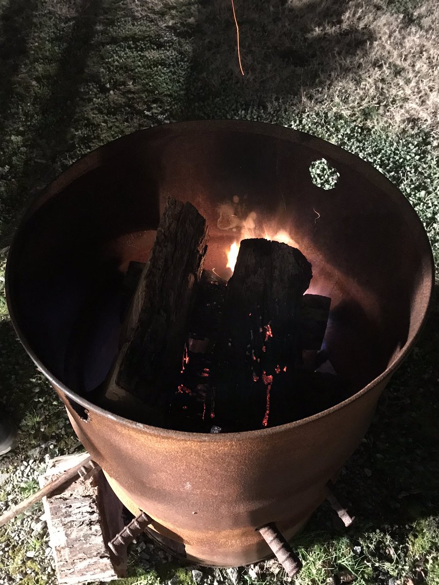 kevo_todd's tweet photo. Fire started at 4am https://t.co/en0qC738XQ