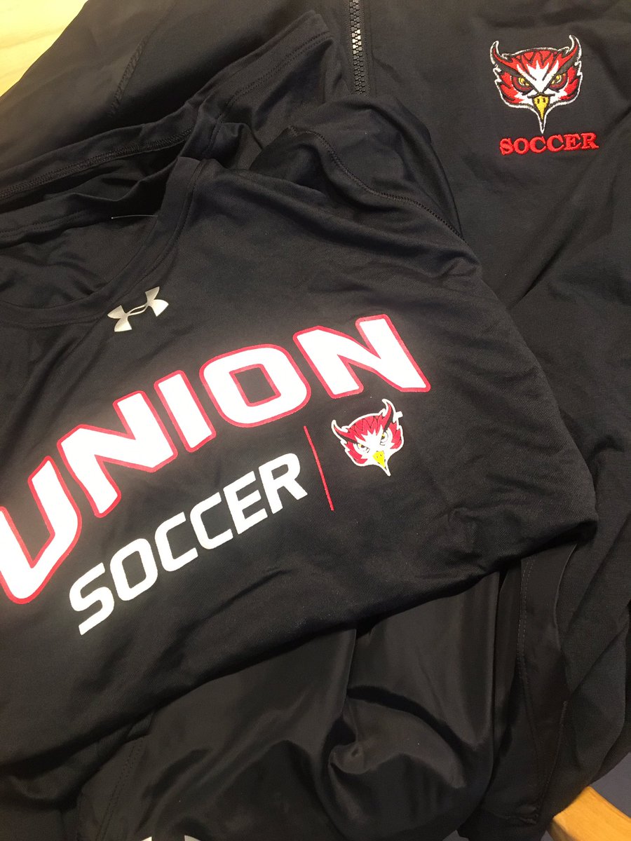 Bearodriguez1's tweet photo. @UnionCCWSoccer cannot wait to see you on the field!!! #fallinthespring #soccermom https://t.co/UPZzmBgKvT