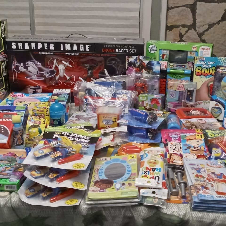 rechpauline's tweet photo. Thankful for Eva Jones Founder &amp; Executive Director of Butterflies By Grace Defined By Faith for their generous toy donation for children with an incarcerated parent!! #HelpInTheHouse #Solutionist #Grateful #RECH #EvaJones https://t.co/JoSakkThVX