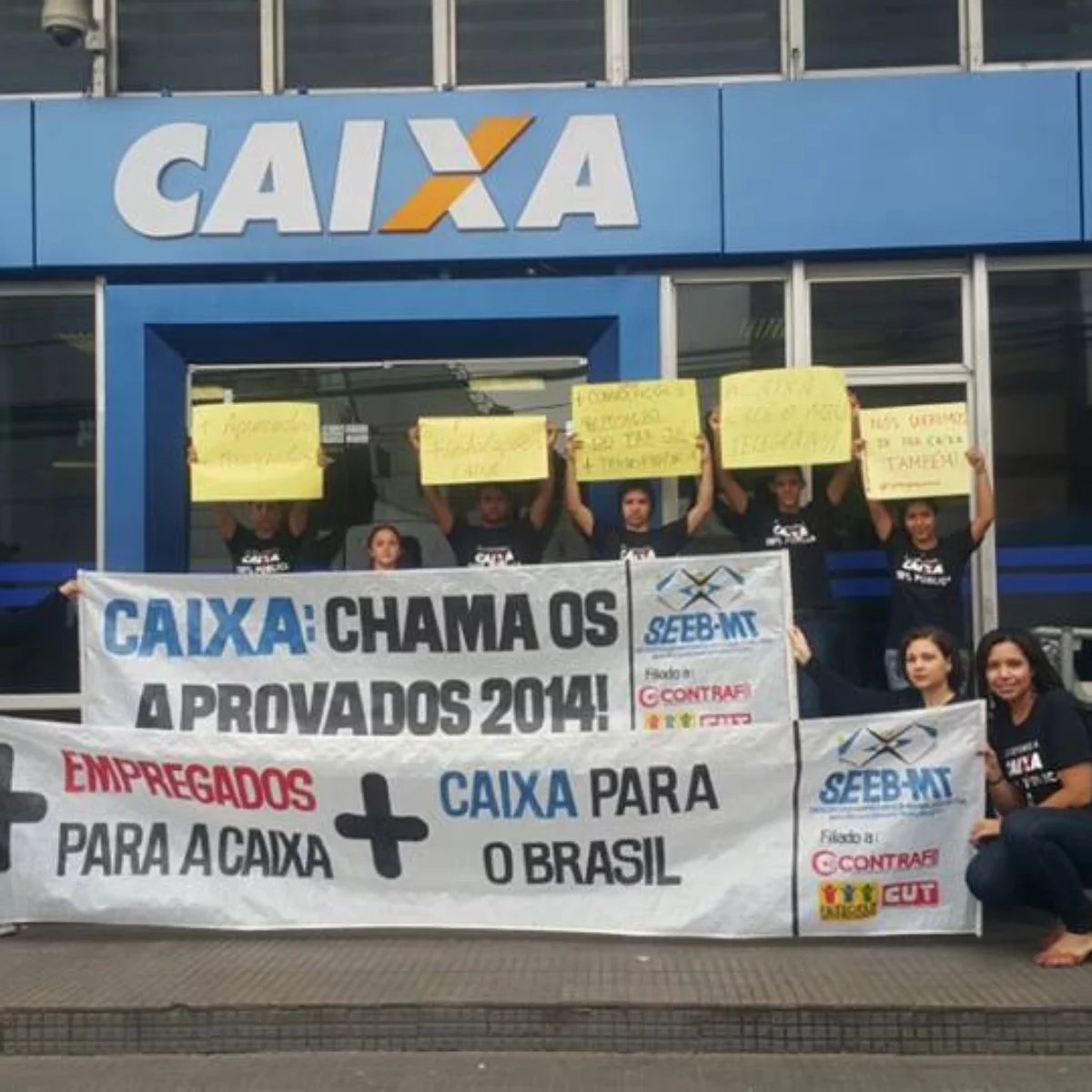 DanNS81's tweet photo. @Caixa #CONVOCACAIXA @aprovadoscef14 
Por melhores serviços,  atendimento digno , sem filas e aglomerações.  Concurso2014 válido e 6 anos de descasos e irregularidades @Caixa no concurso 2014
@g1 @TRT5Bahia @recordtvoficial https://t.co/PzIBzHq37B