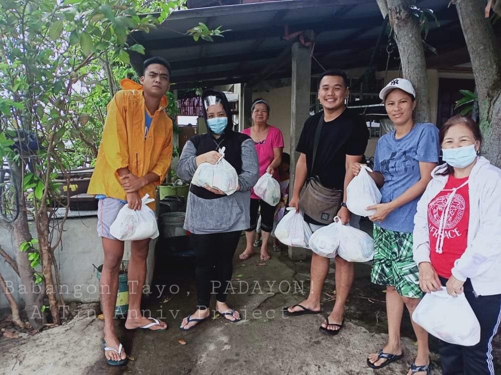 SB19_BULACAN's tweet photo. Babangon Tayo, PADAYON!
Yesterday, total of 100 packs of relief goods and hygiene kits were distributed in Sitio Sandoval, Brgy. Iba, Hagonoy, Bulacan.
Special thanks to SK Kim Robles and their team for helping us! ๐ฟ
#AtinHelp @SB19Official #SB19 https://t.co/ZuIuFqRglc