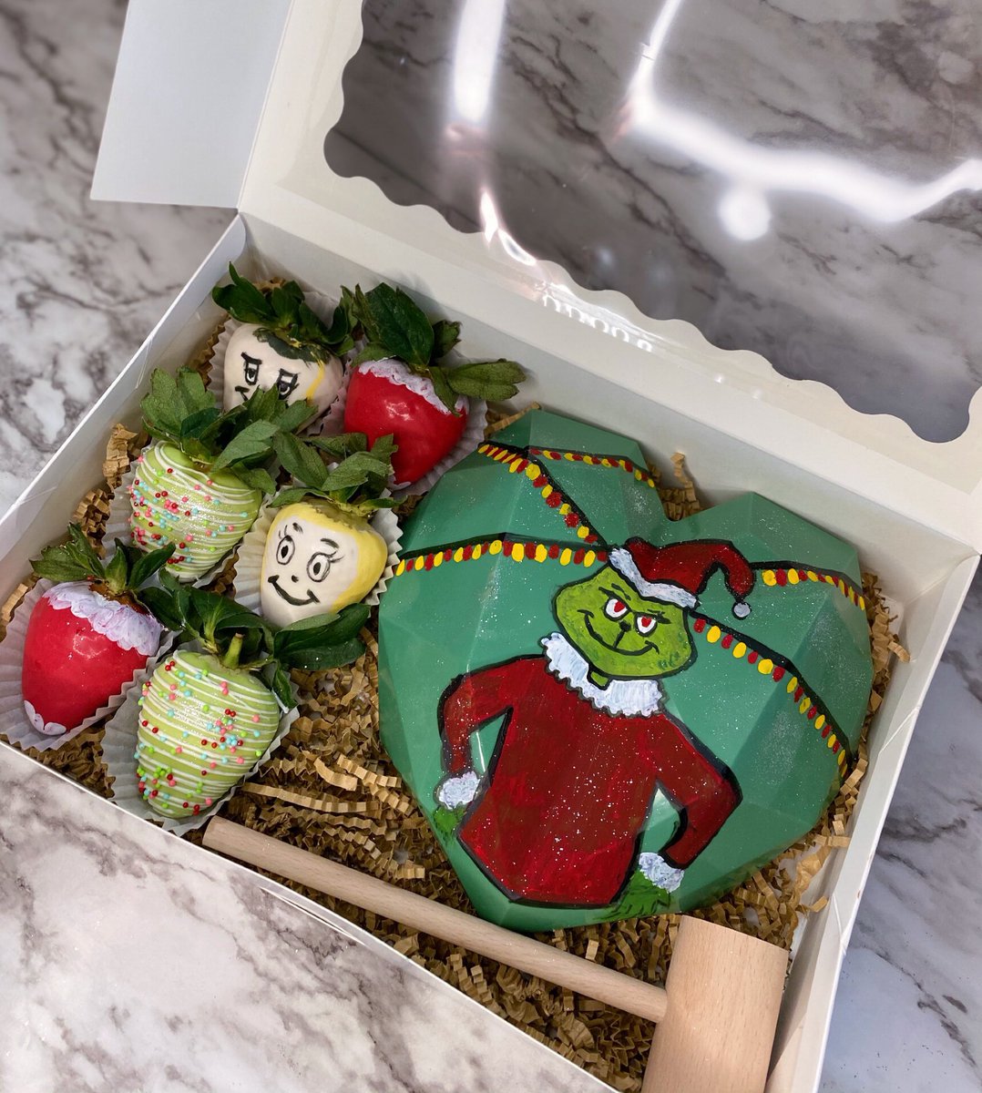 SBysteph's tweet photo. You’re a mean one 💚✨ #grinch https://t.co/FSCcey6j3R