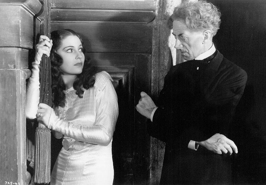 AlexVorkov's tweet photo. Publicity stills from THE BRIDE OF FRANKENSTEIN (1935) featuring Valerie Hobson alongside co-stars Ernest Thesiger,  Colin Clive, and Boris Karloff.
#HorrorMovies #UniversalClassics #Monsters #actresses https://t.co/9vGMb90IgM