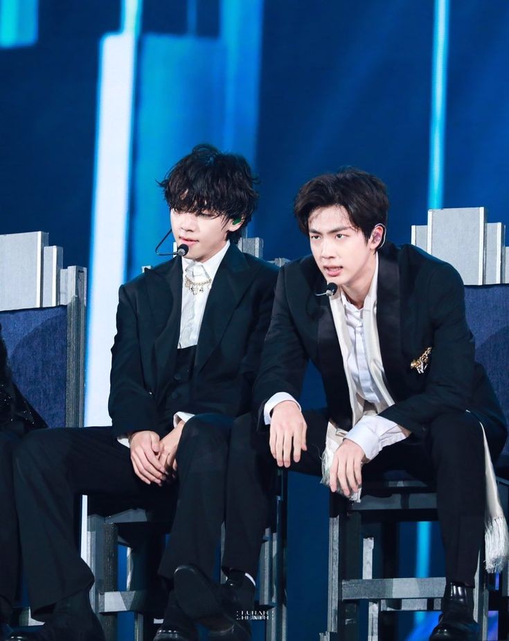 The song peaked at #8 on Billboard World Digital Song Sales Chart  #4yearsWithItsDefinitelyYou  #taejin  #Vjin  #jinv @BTS_twt