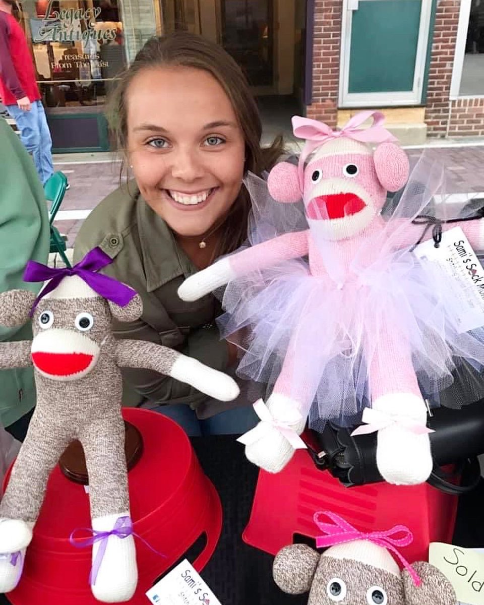 SamiSockMonkeys's tweet photo. The ballerina monkey is a signature Sami’s Sock Monkey favorite! #25daysofmonkeys #stitchingsmileswithsami https://t.co/K23Th1guxm